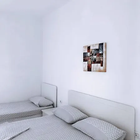 Nino ホテル Dhërmi